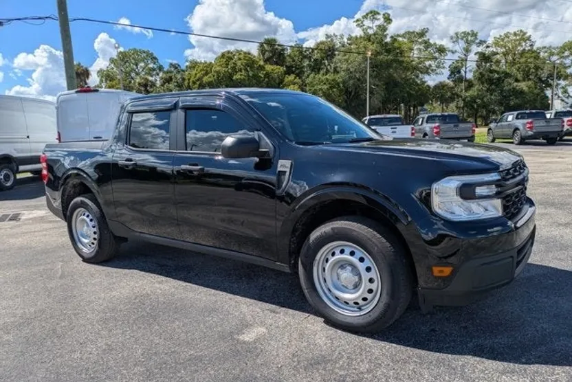 2024 Ford Maverick XL photo 1
