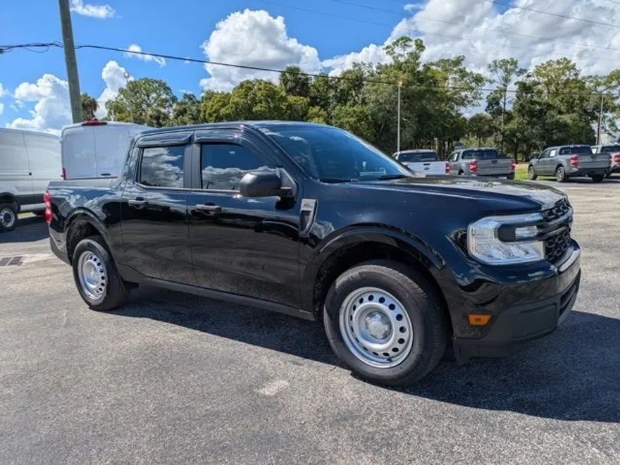 2024 Ford Maverick XL photo 1