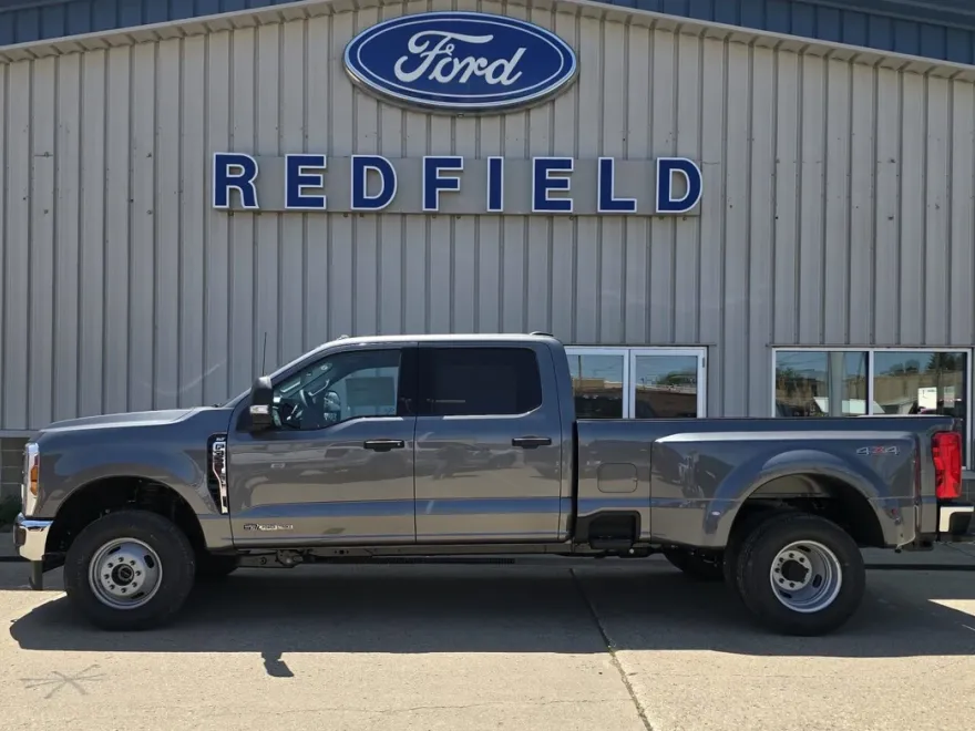 2025 Ford F-350 XLT photo 1