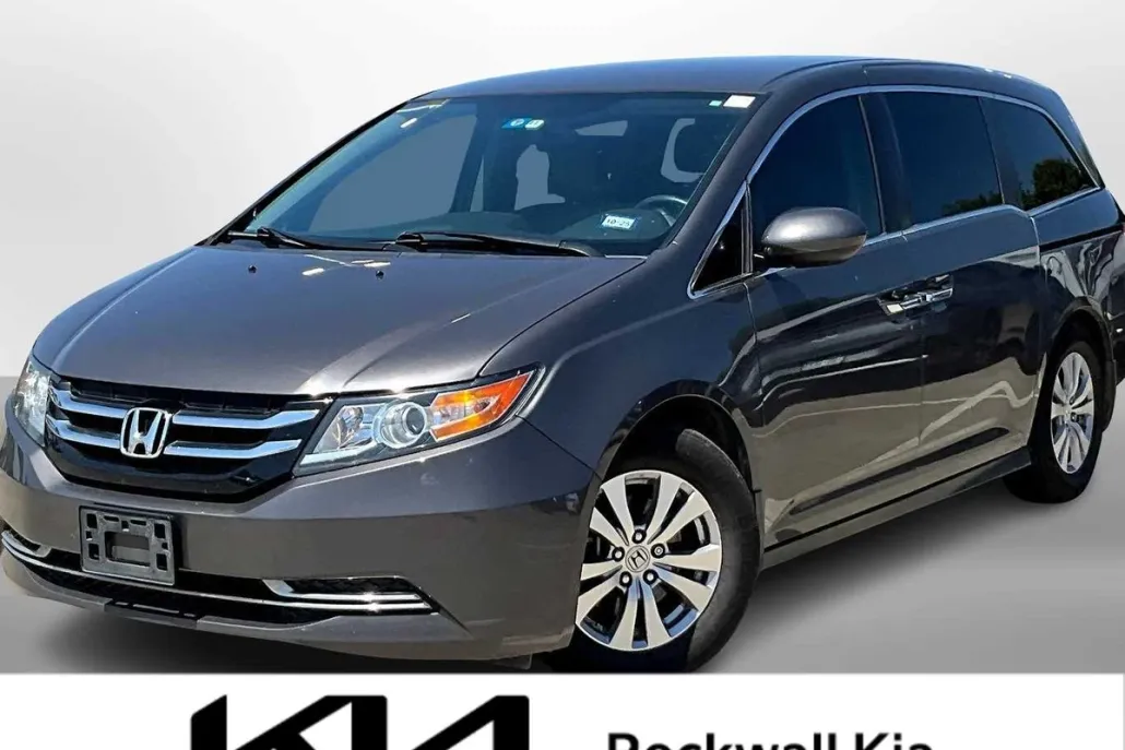 2016 Honda Odyssey SE photo 1