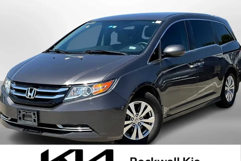 2016 Honda Odyssey SE photo 1