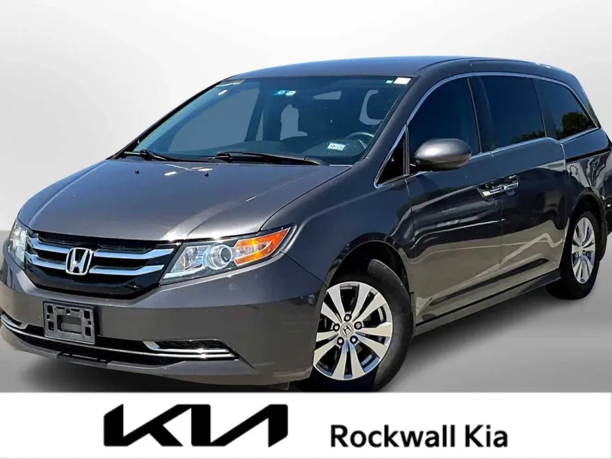 2016 Honda Odyssey SE photo 1