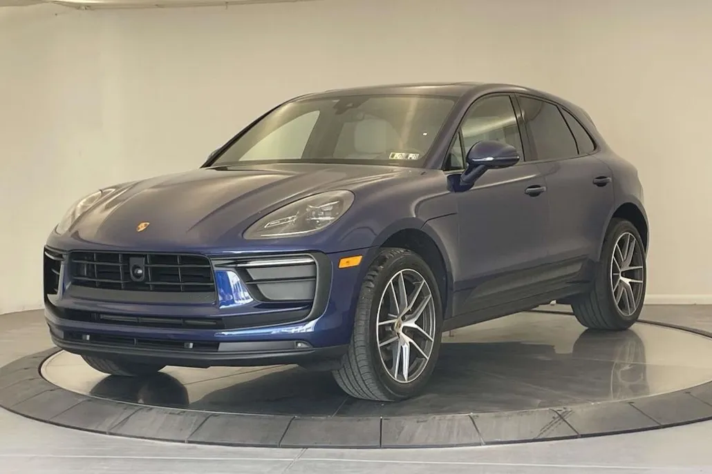 2024 Porsche Macan Base photo 1