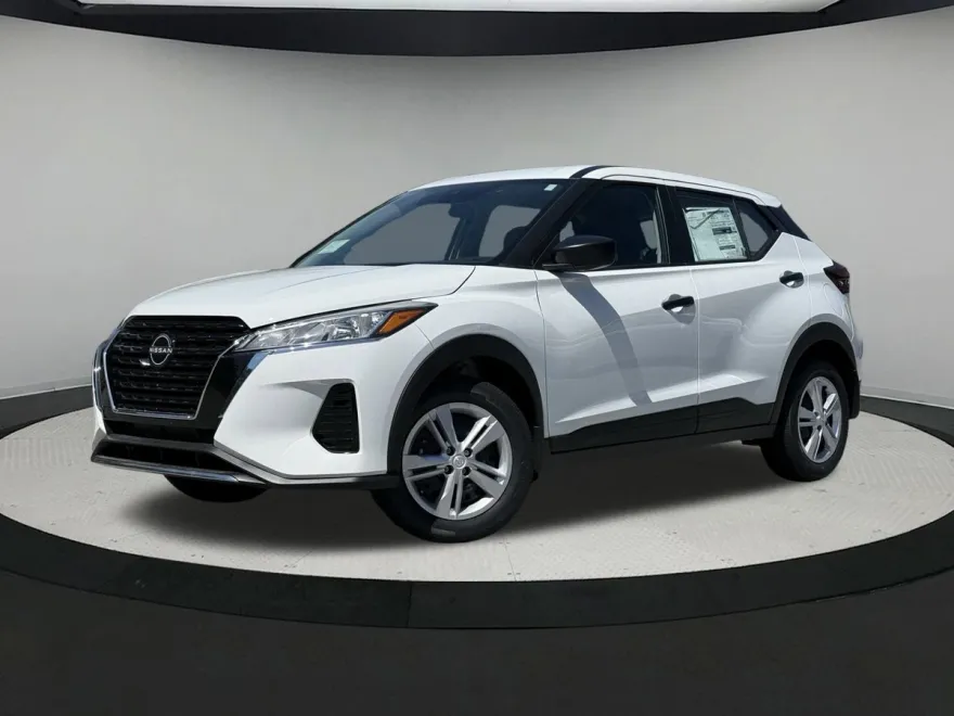 2025 Nissan Kicks Play S photo 1