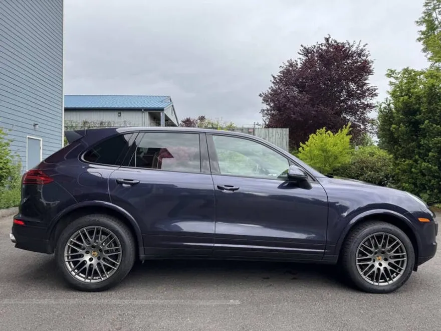 2017 Porsche Cayenne Platinum Edition photo 1