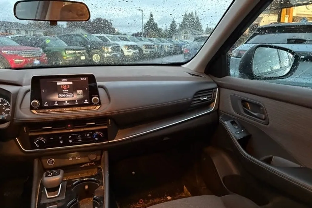 2021 Nissan Rogue S photo 1