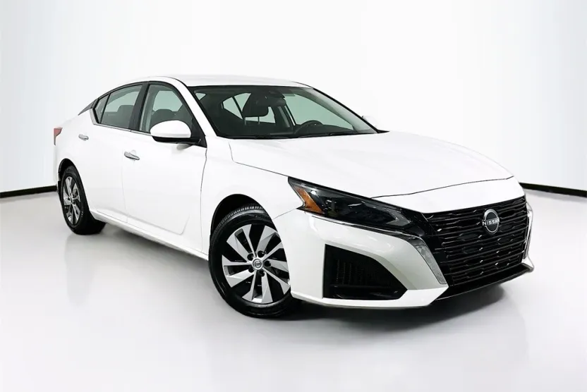 2023 Nissan Altima 2.5 S photo 1