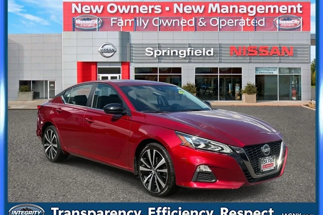 2022 Nissan Altima 2.5 SR photo 1