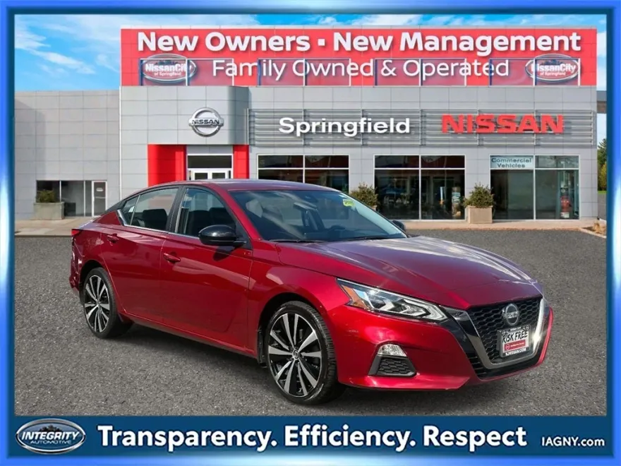 2022 Nissan Altima 2.5 SR photo 1