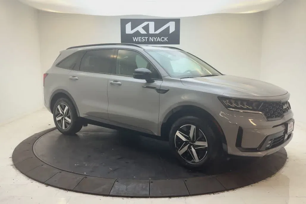 2022 Kia Sorento EX photo 1