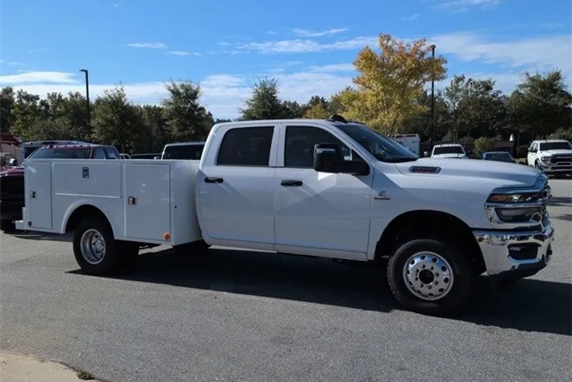 2025 Ram 3500 Tradesman photo 1