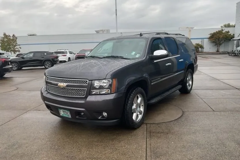 2011 Chevrolet Suburban LTZ photo 1