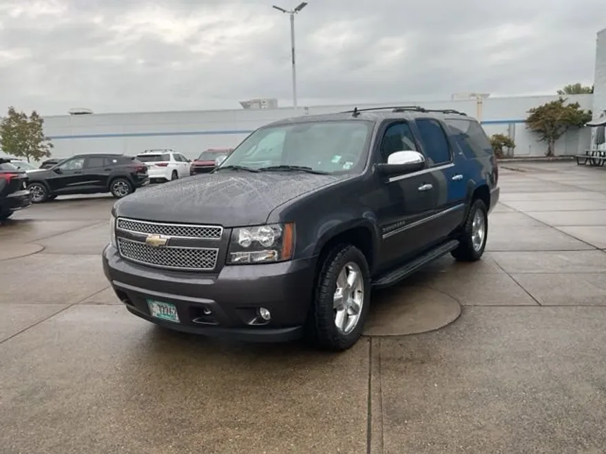 2011 Chevrolet Suburban LTZ photo 1