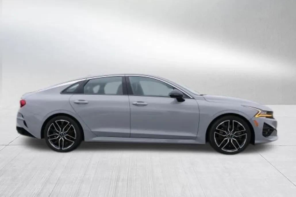 2023 Kia K5 GT photo 1