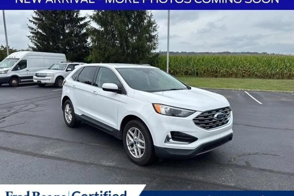2022 Ford Edge SEL photo 1