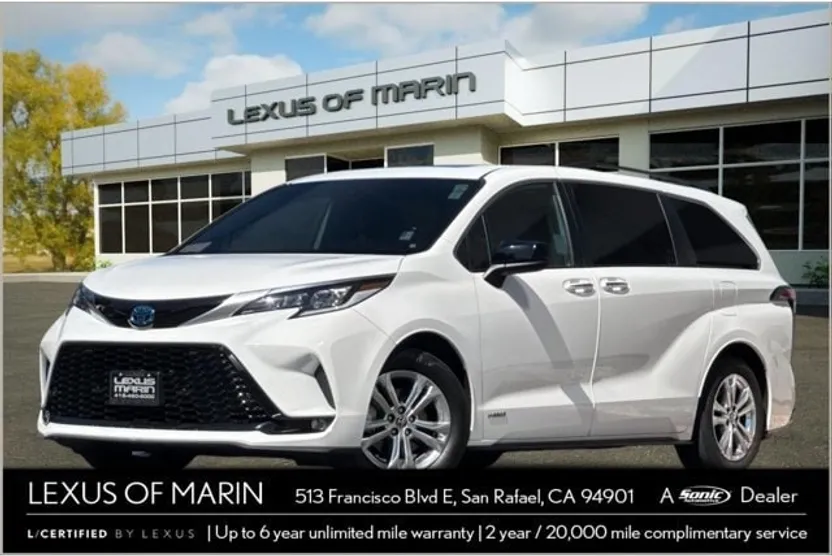 2021 Toyota Sienna XSE photo 1