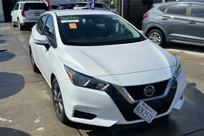 2021 Nissan Versa 1.6 SV photo 1