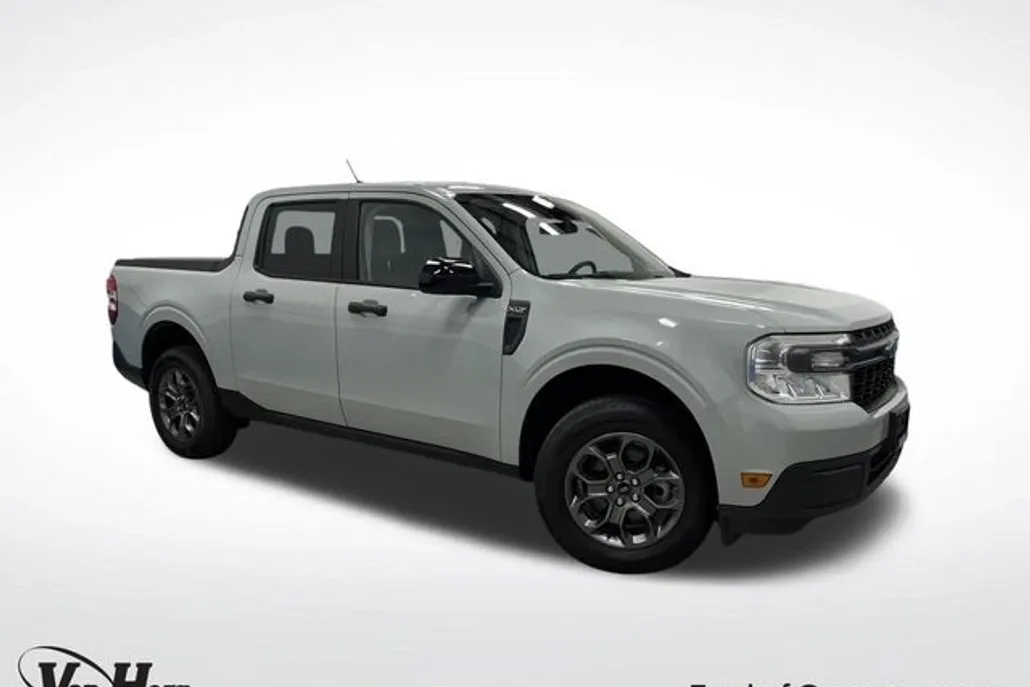 2024 Ford Maverick XLT photo 1