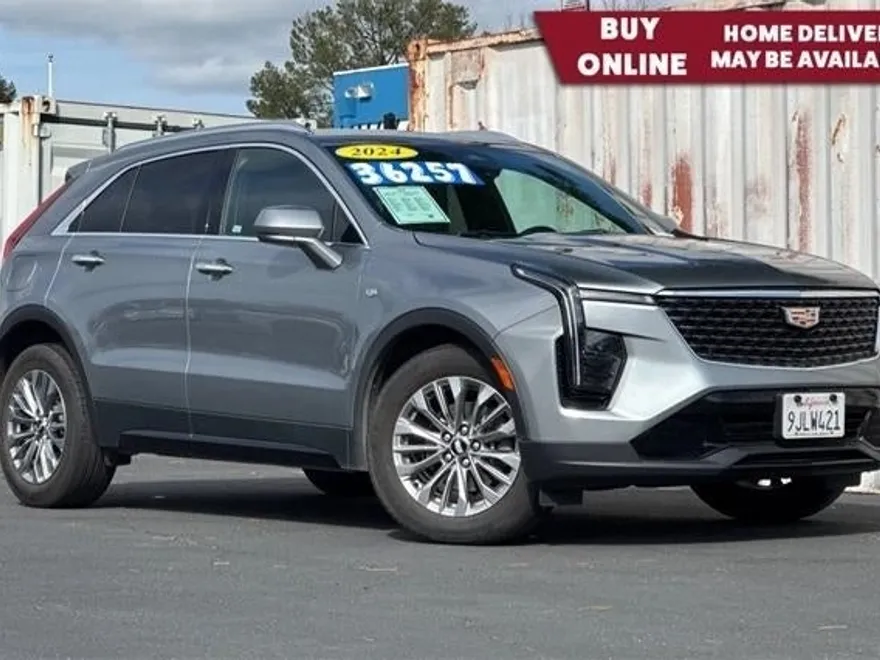 2024 Cadillac XT4 Premium Luxury photo 1