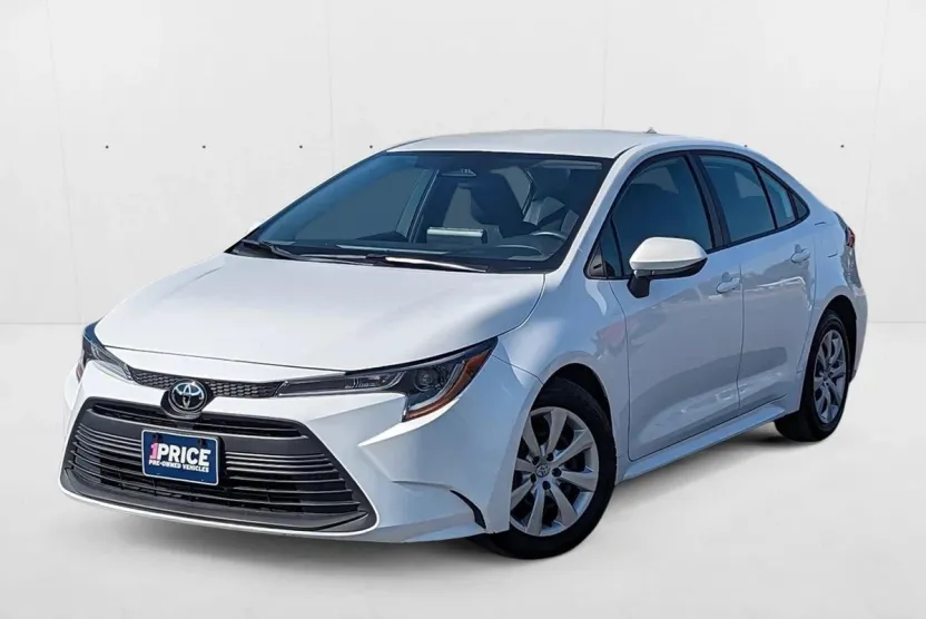 2023 Toyota Corolla LE photo 1