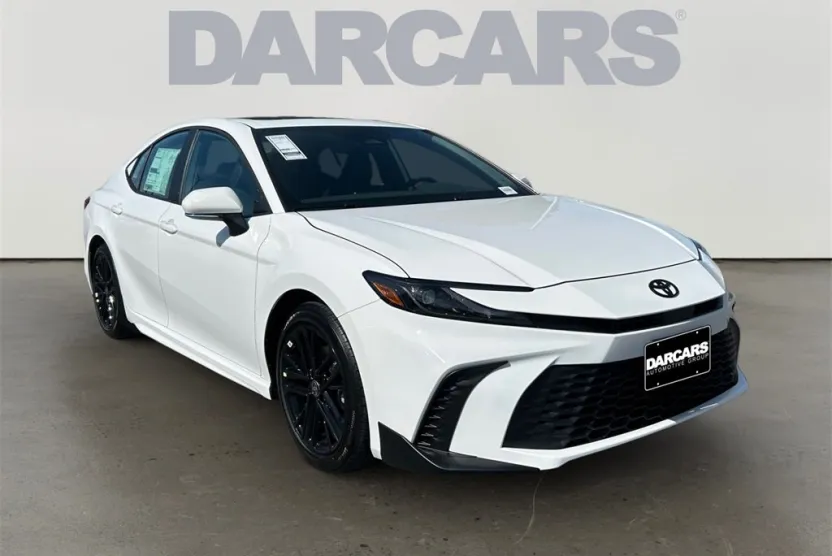 2026 Toyota Camry SE photo 1