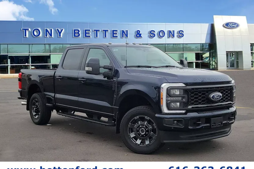 2023 Ford F-250 Lariat photo 1