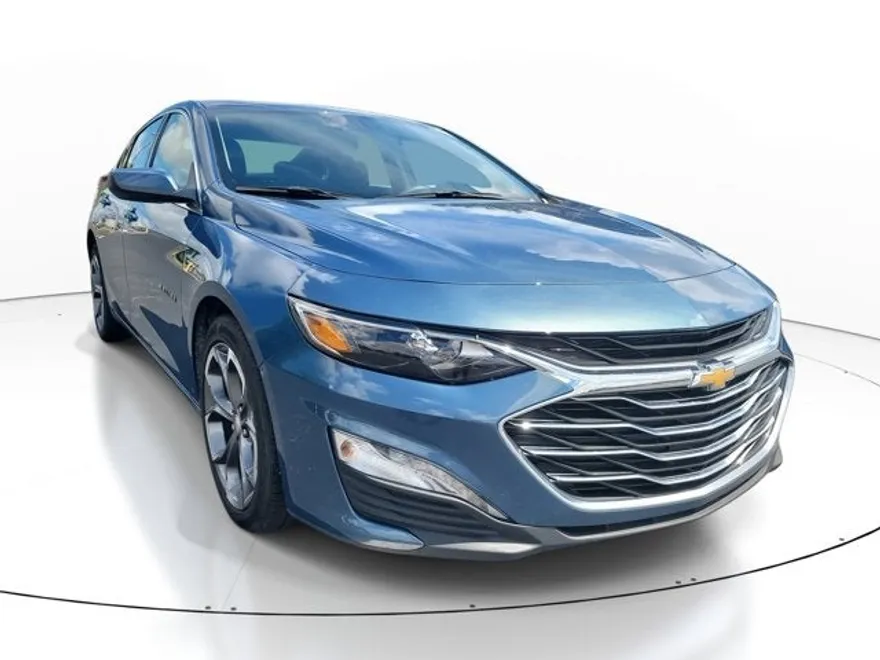 2024 Chevrolet Malibu 1LT photo 1