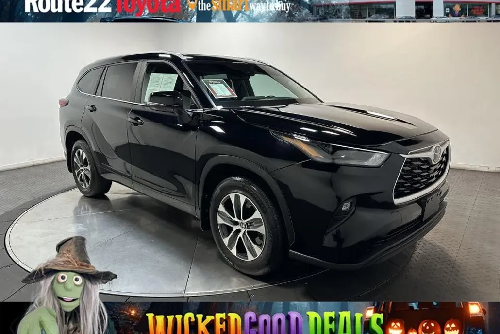 2023 Toyota Highlander XLE photo 1