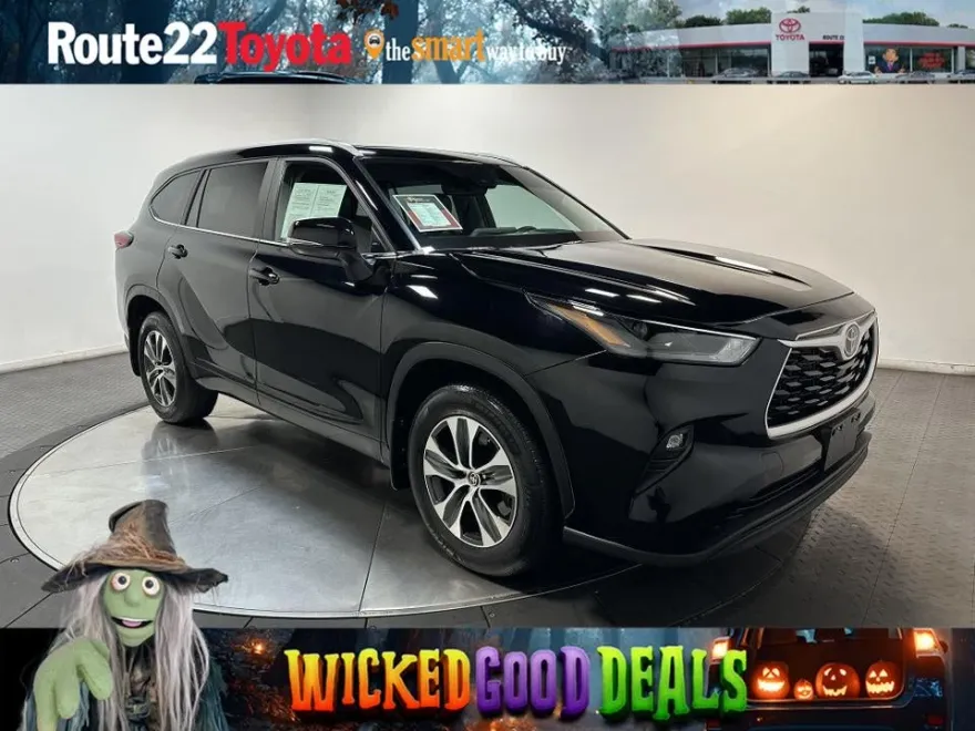 2023 Toyota Highlander XLE photo 1