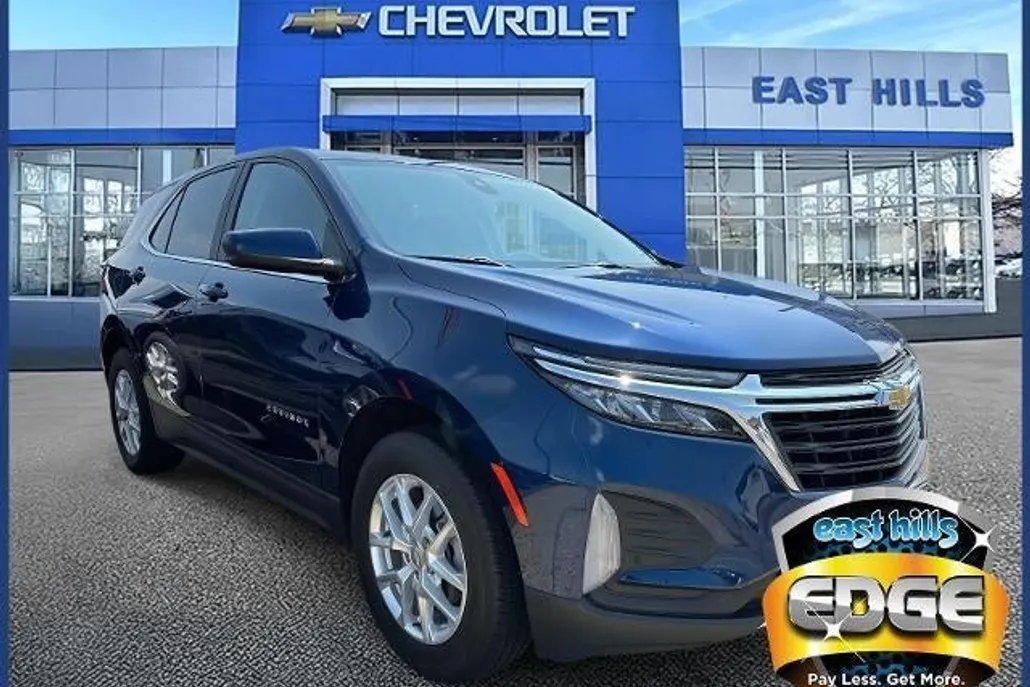 2022 Chevrolet Equinox LT photo 1