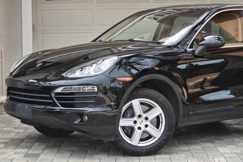 2012 Porsche Cayenne photo 1