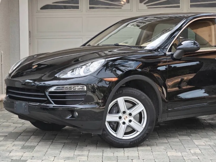 2012 Porsche Cayenne photo 1