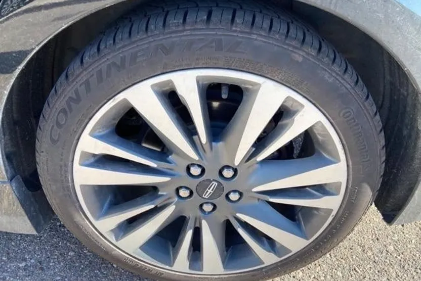 2017 Lincoln MKZ Reserve photo 1