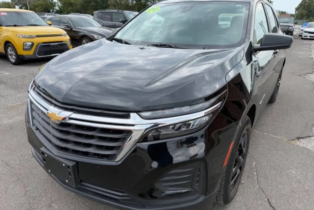 2024 Chevrolet Equinox LS photo 1