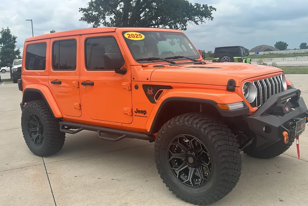 2025 Jeep Wrangler Sahara photo 1