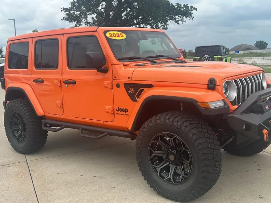 2025 Jeep Wrangler Sahara photo 1