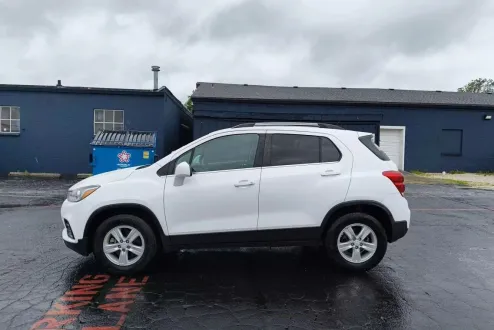 2017 Chevrolet Trax LT photo 2
