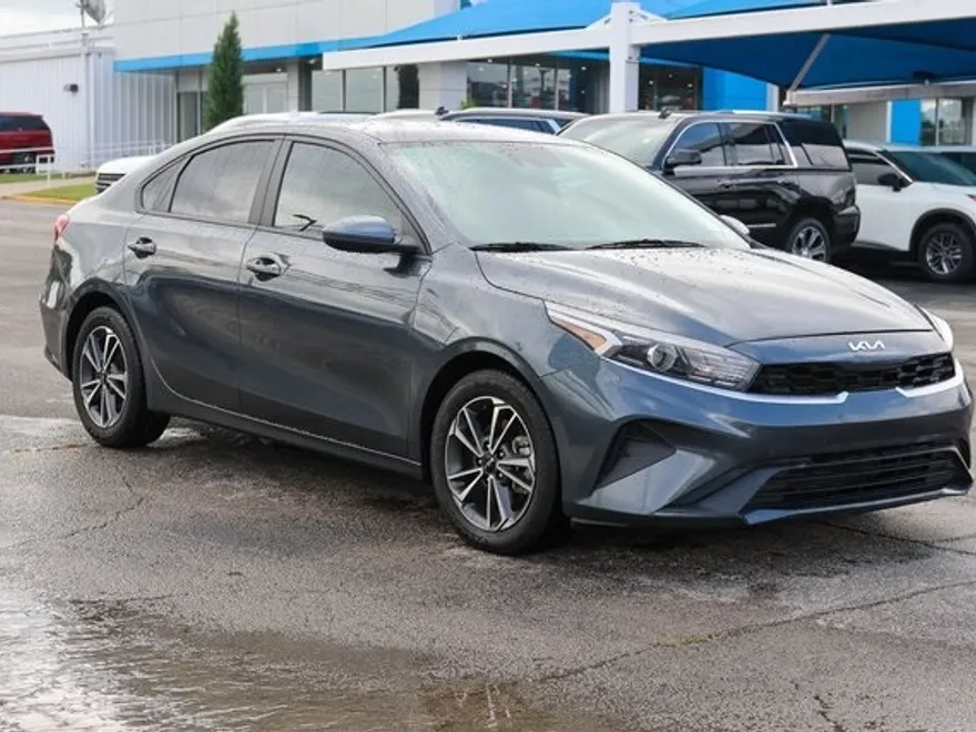 2022 Kia Forte LXS photo 1
