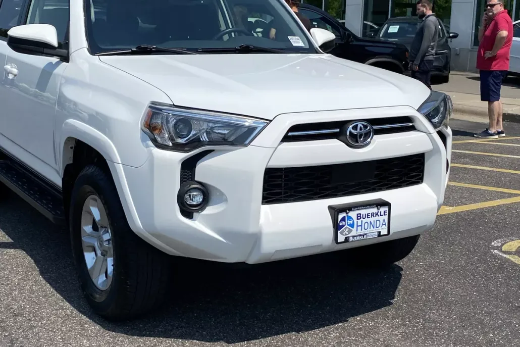 2022 Toyota 4Runner SR5 photo 1