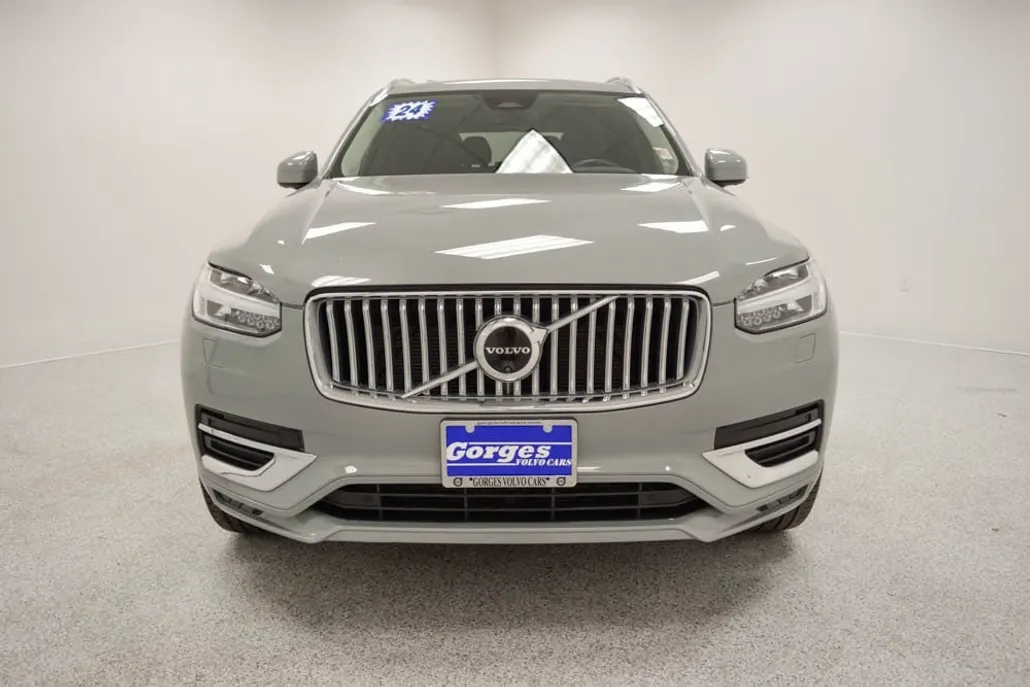 2024 Volvo XC90 Plus photo 1