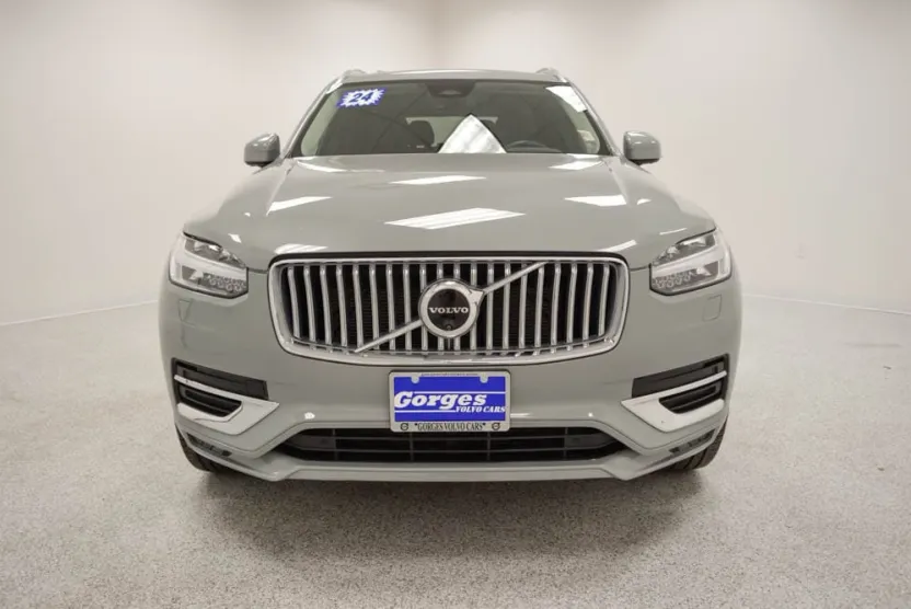 2024 Volvo XC90 Plus photo 1