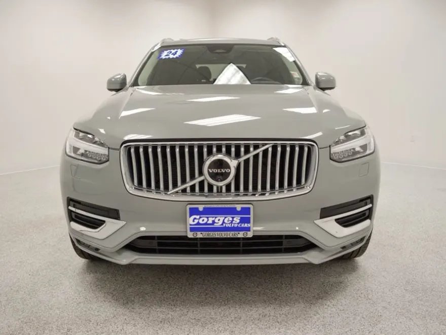 2024 Volvo XC90 Plus photo 1