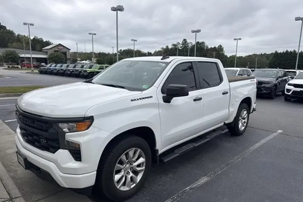 2024 Chevrolet Silverado 1500 Custom photo 1