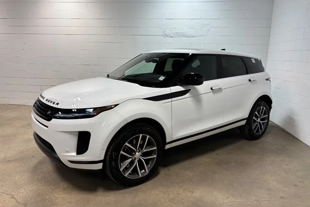 2026 Land Rover Range Rover Evoque Dynamic SE photo 1