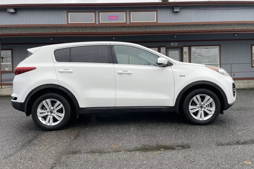2017 Kia Sportage LX photo 1