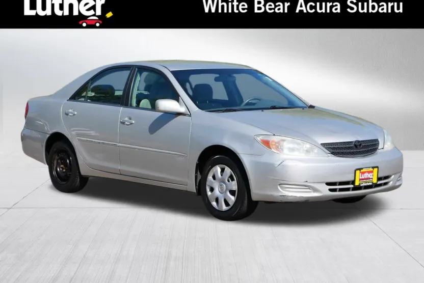 2004 Toyota Camry LE photo 1