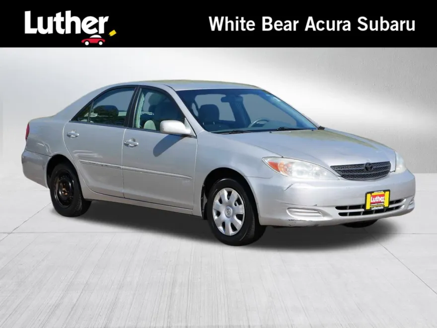 2004 Toyota Camry LE photo 1