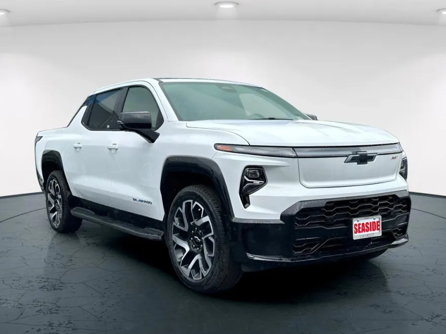 2024 Chevrolet Silverado EV RST photo 1