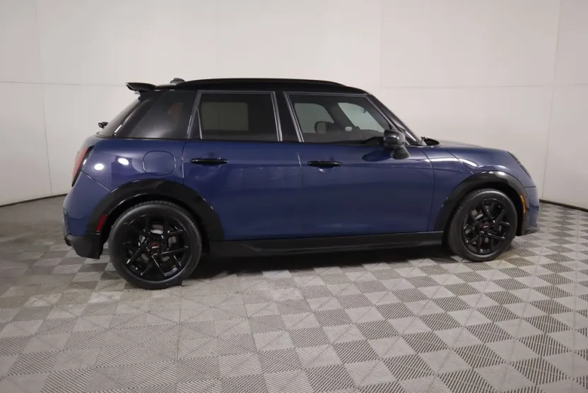 2026 Mini Cooper 4 Door Hardtop S Iconic photo 1