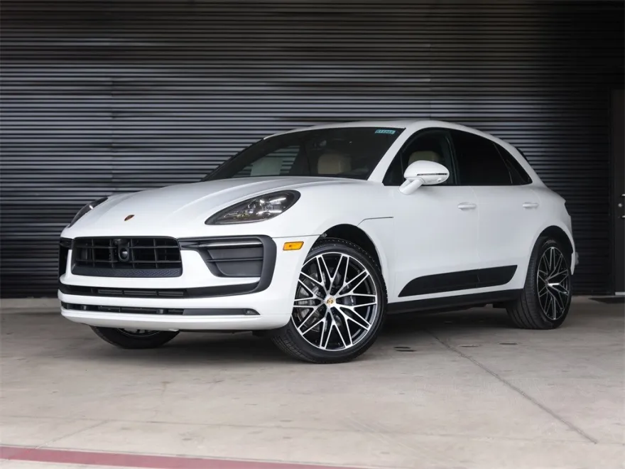 2025 Porsche Macan T photo 1